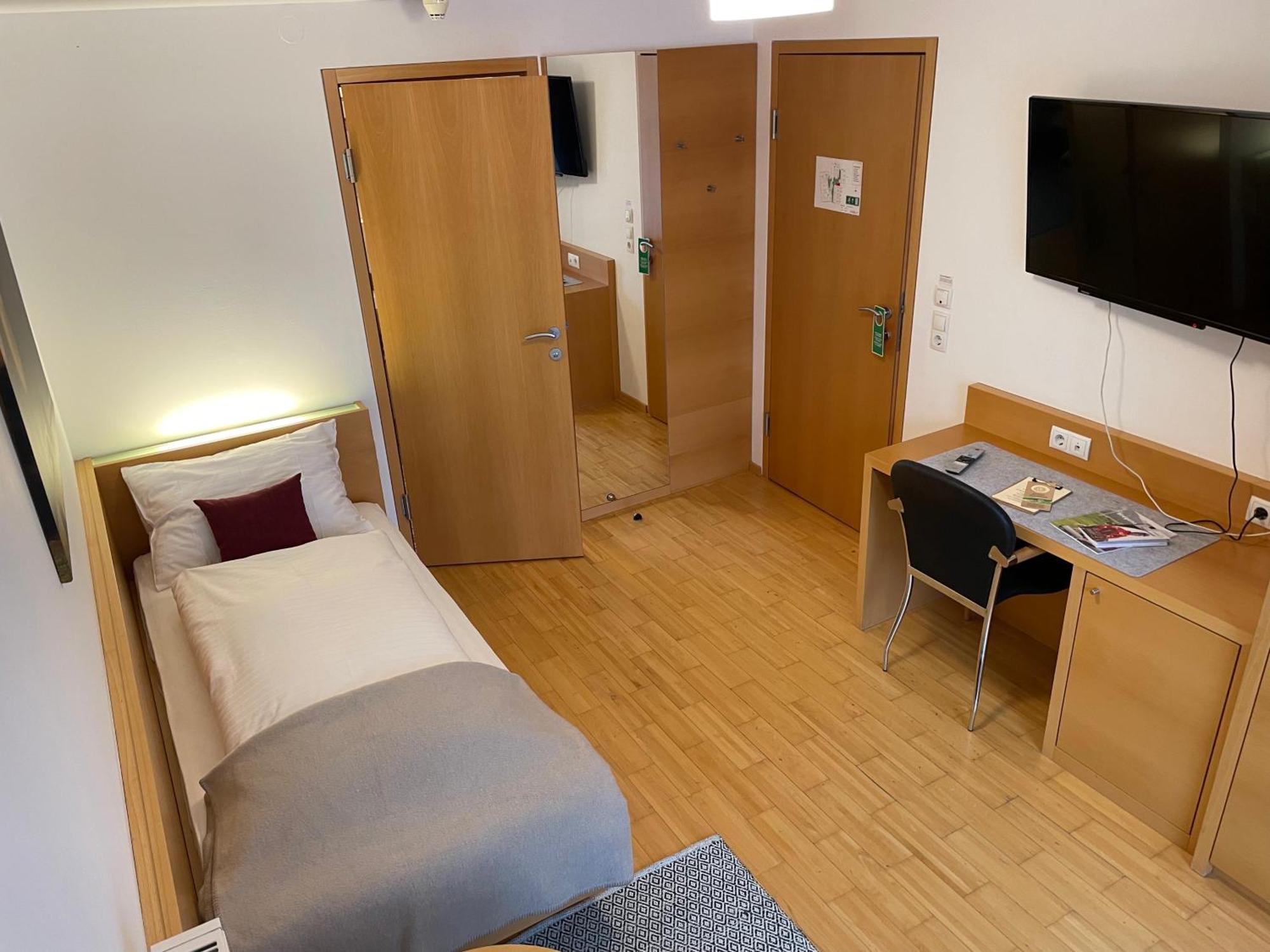 Hotel Loewen Lingenau Luaran gambar