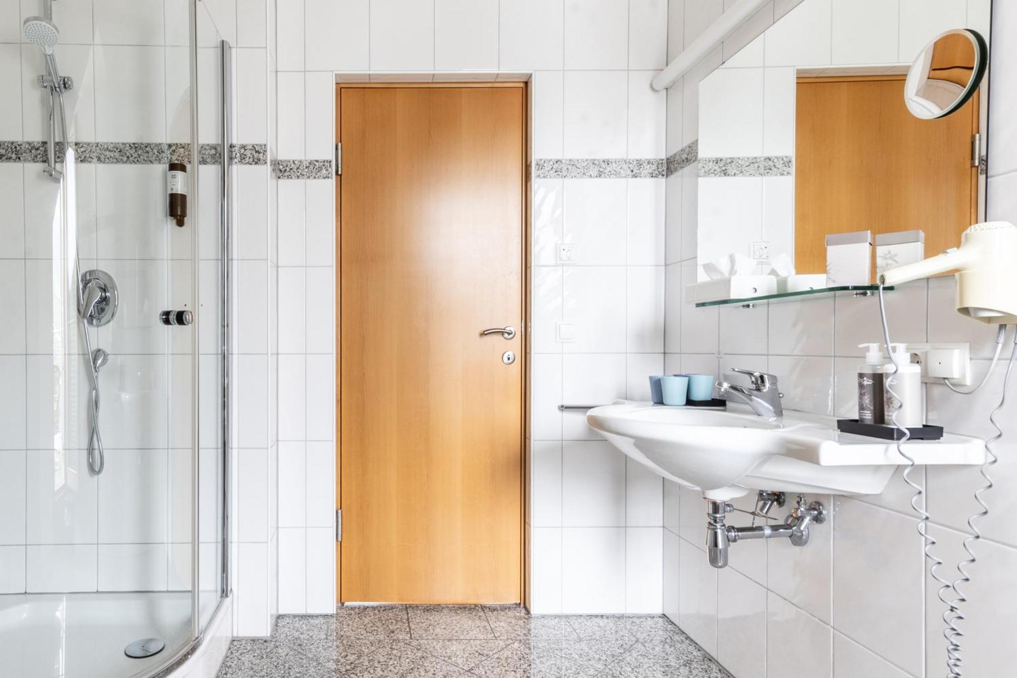 Hotel Loewen Lingenau Luaran gambar